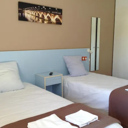 Village Vacances Chateau Moulerens * 그라디냥