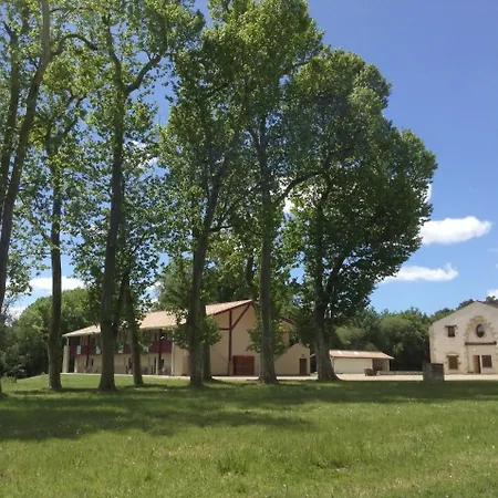 Village Vacances Chateau Moulerens 홀리데이파크 *