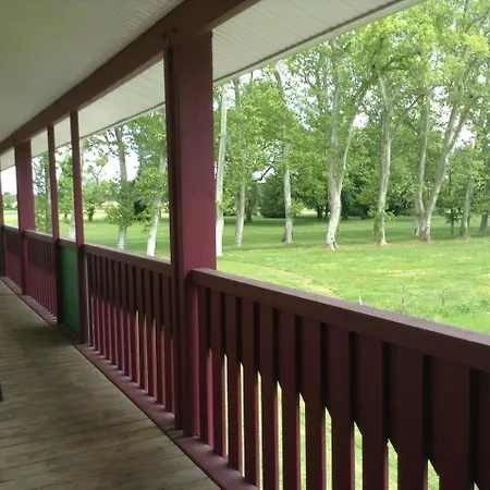 Village Vacances Chateau Moulerens 홀리데이파크